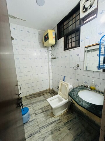 Bathroom in 2 BHK Builder Floor at Sector 52 – for Rent