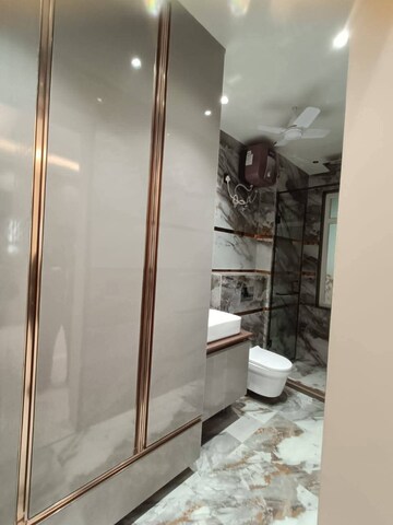 Staircase in 1 BHK Apartment at Ansal Celebrity Suites, Sector 2 – for Rent