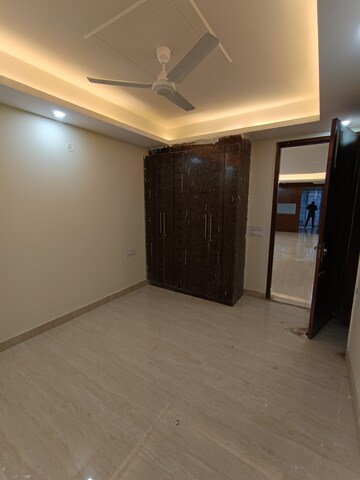 Room in 2 BHK Apartment at Raheja Vedaanta, Sector 108 – for Sale