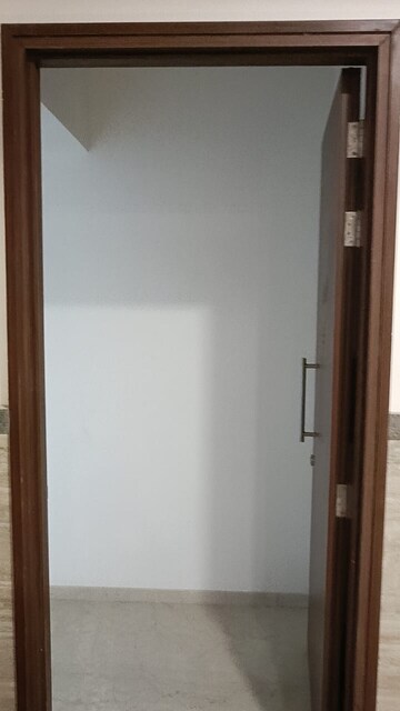 Building Lobby in 3 BHK Apartment at Kalpataru Radiance, Goregaon West – for Rent