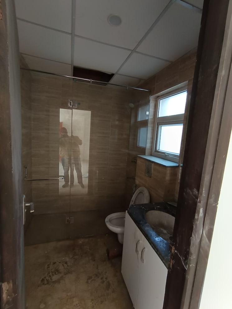 Kitchen, bptp-amstoria 3.5 Bedroom 2700 Sq.Ft. Apartment In Sector 102 Gurgaon 8210966