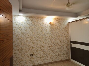 Room in 3 BHK Builder Floor at Niti Khand – for Rent
