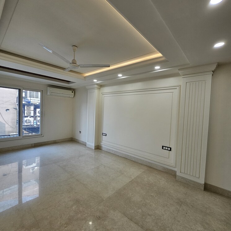 Room, new rajinder nagar 4 Bedroom 375 Sq.Yd. Builder Floor In New Rajinder Nagar Delhi 8210981