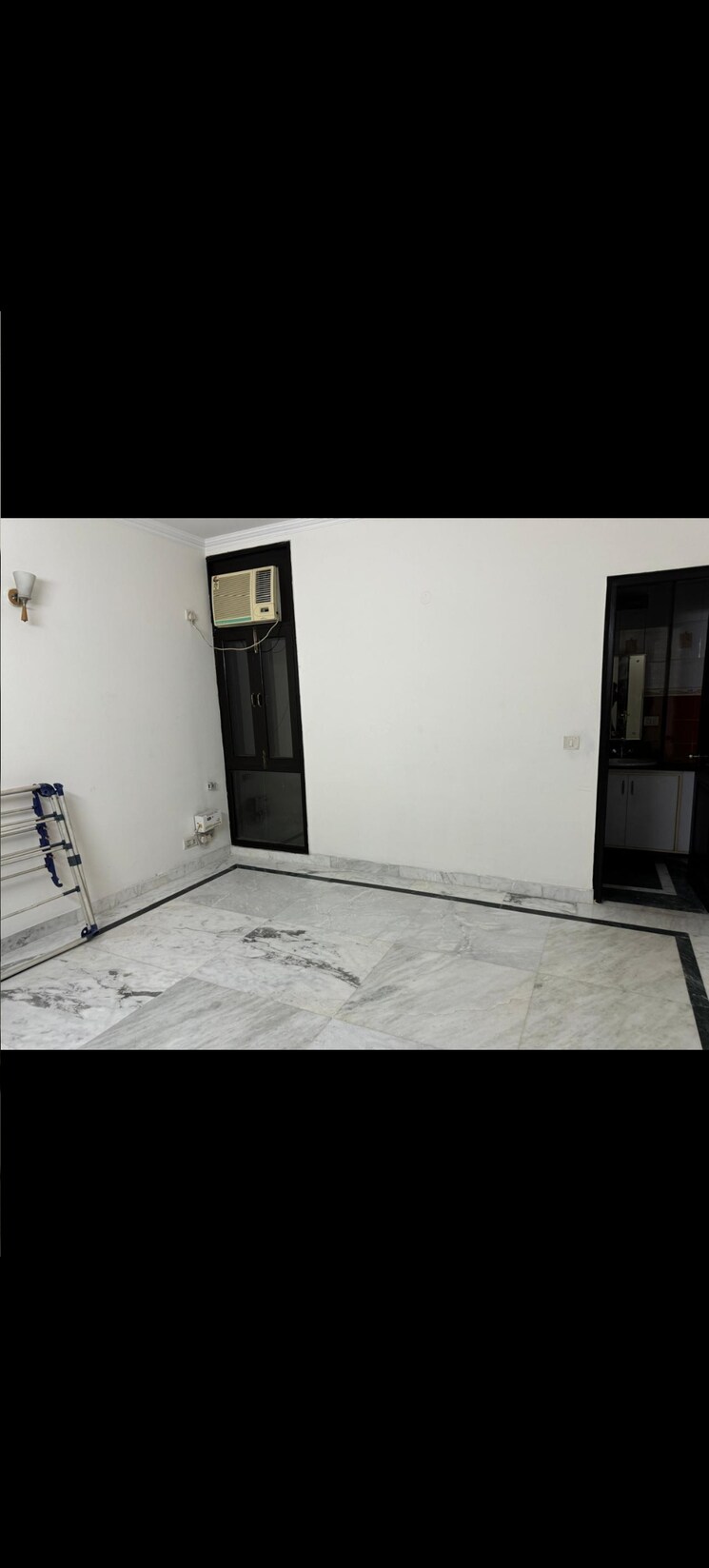 Room, greater kailash 4 Bedroom 250 Sq.Yd. Builder Floor In Greater Kailash Delhi 8210994