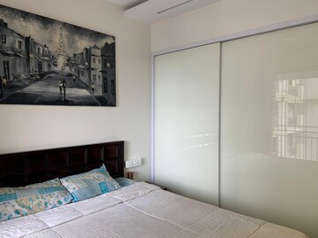 Room in 2 BHK Apartment at Platinum Prive, Andheri West – for Rent