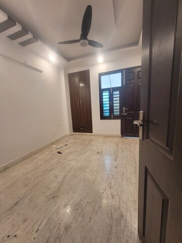 Kitchen in 2 BHK Builder Floor at Janakpuri – for Rent