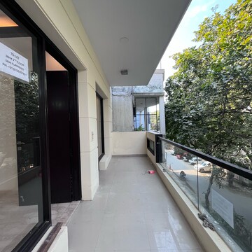 Balcony in 3.5 BHK Builder Floor at Ansal Sushant Lok I, Sector 43 – for Rent