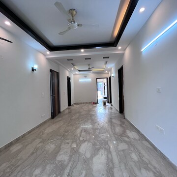 Room in 3.5 BHK Builder Floor at Ansal Sushant Lok I, Sector 43 – for Rent