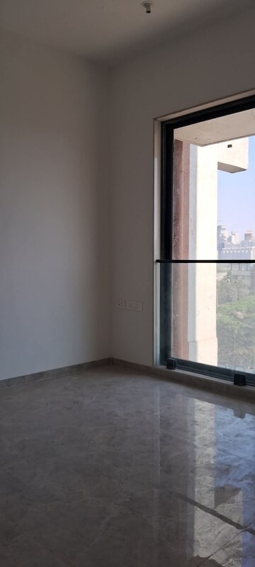 Room in 1 BHK Apartment at Jivan Prakash Apartment, Matunga West – for Rent