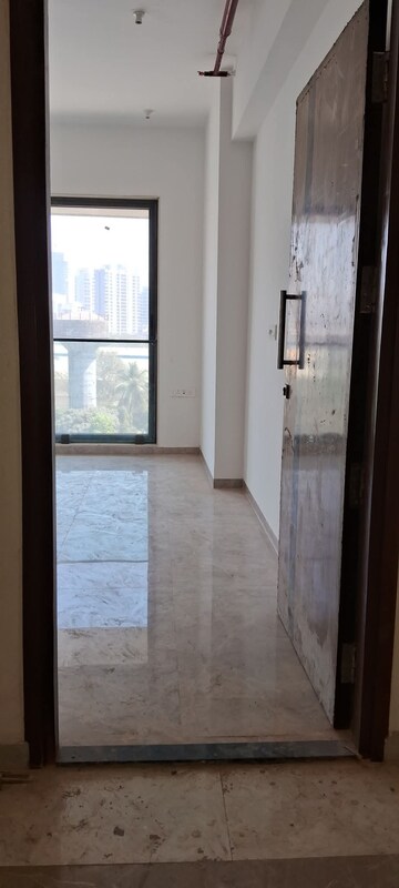 Room in 1 BHK Apartment at Jivan Prakash Apartment, Matunga West – for Rent