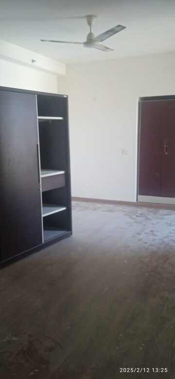 Room in 3.5 BHK Apartment at DLF New Town Heights II, Sector 86 – for Rent