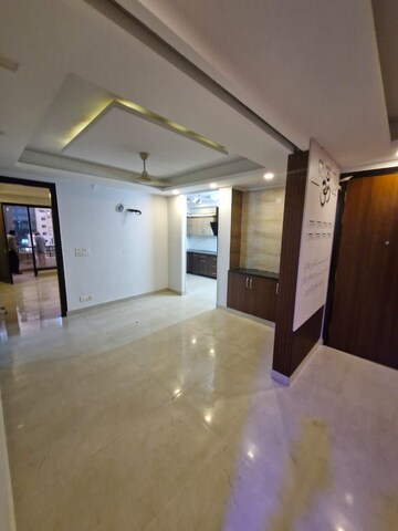 Room in 3 BHK Independent House at Unitech Cyber Park, Sector 39 – for Rent