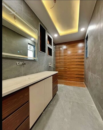 Kitchen in 4 BHK Builder Floor at Srishti Greenfield Homes, Green Fields Colony – for Rent