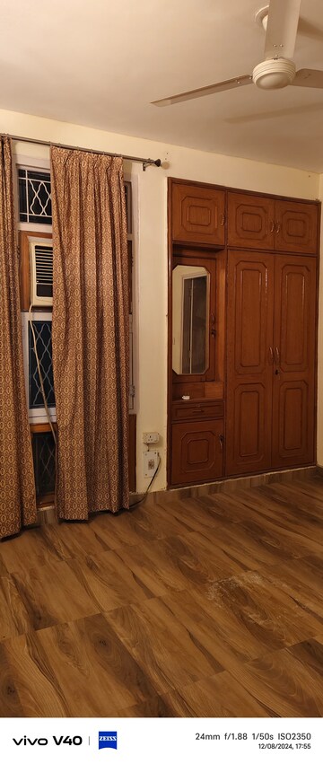 Living Room in 3 BHK Apartment at Sector 10 Dwarka – for Rent