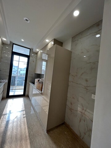 Building Lobby in 2 BHK Builder Floor at RWA Residential Society Sector 46, Sector 46 – for Rent