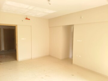Room in 2 BHK Apartment at Sugee Atharva, Prabhadevi – for Rent