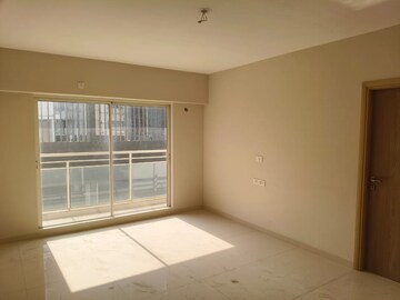 Room in 2 BHK Apartment at Sugee Atharva, Prabhadevi – for Rent