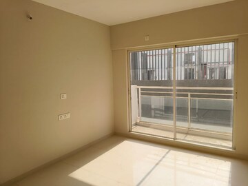 Room in 2 BHK Apartment at Sugee Atharva, Prabhadevi – for Rent