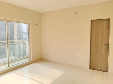 Room in 2 BHK Apartment at Sugee Atharva, Prabhadevi – for Rent