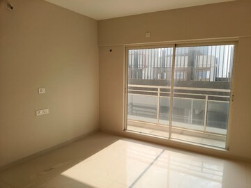 Room in 2 BHK Apartment at Sugee Atharva, Prabhadevi – for Rent