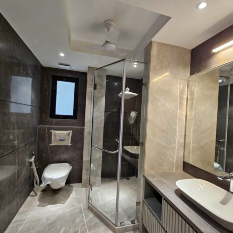 Bathroom, new rajinder nagar 3 Bedroom 200 Sq.Yd. Builder Floor In New Rajinder Nagar Delhi 8211192
