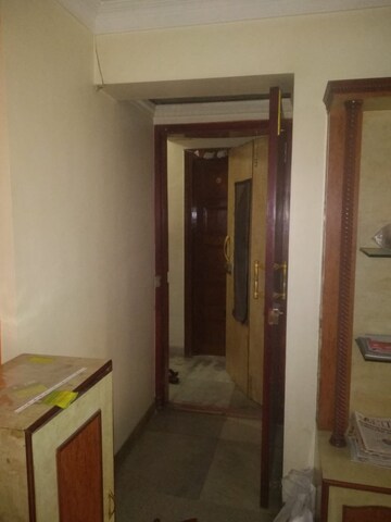 Room in 1 BHK Apartment at Hiranandani Gardens Cypress, Powai – for Rent