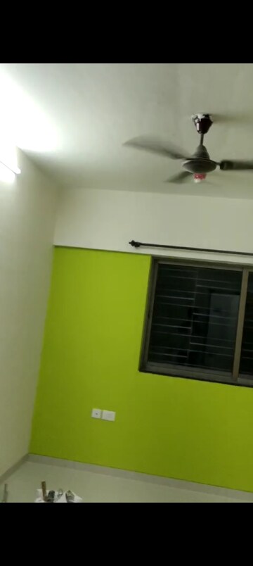 Room in 1 BHK Apartment at Mx Pinnacle, Lalbaug – for Rent