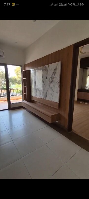 Room in 3 BHK Apartment at Ninex City, Sector 76 – for Rent