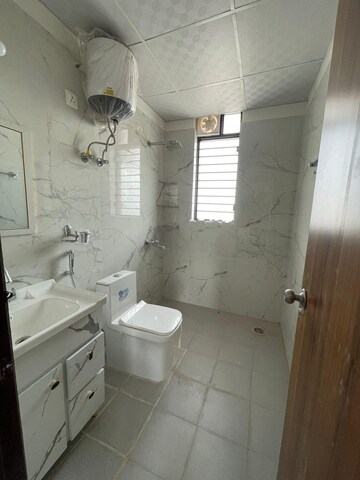Bathroom in 3 BHK Apartment at Huda Sarswati Vihar, Sector 28 – for Rent