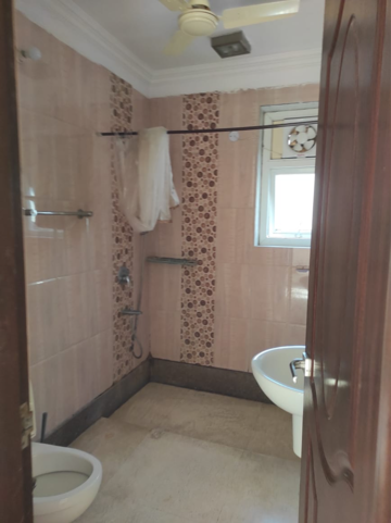Bathroom in 2 BHK Builder Floor at Green Park – for Rent
