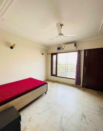 Bedroom in 2 BHK Builder Floor at Saket – for Rent