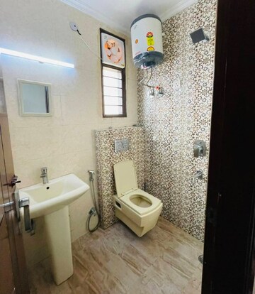 Bathroom in 2 BHK Builder Floor at Saket – for Rent