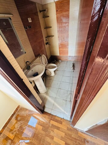 Balcony in 2.5 BHK Apartment at Gardenia Gateway, Sector 75 – for Rent