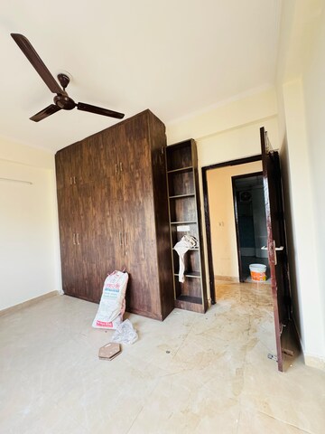 Furnished Amenities in 2.5 BHK Apartment at Gardenia Gateway, Sector 75 – for Rent