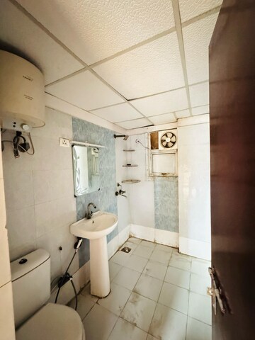 Bathroom in 2.5 BHK Apartment at Gardenia Gateway, Sector 75 – for Rent
