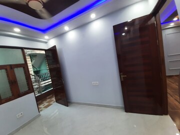 Furnished Amenities in 2 BHK Builder Floor at Mahavir Enclave 1 – for Sale