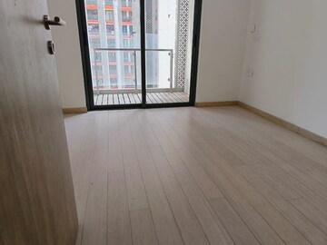 Room in 1 BHK Apartment at Lodha New Cuffe Parade, Wadala – for Rent