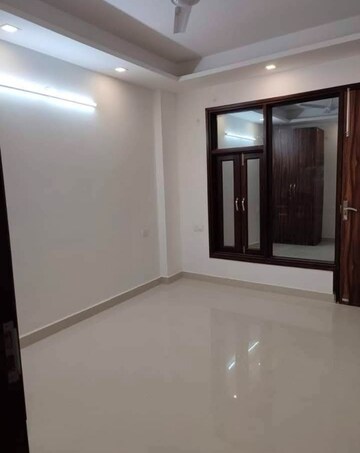 Room in 1 BHK Builder Floor at Saket – for Rent