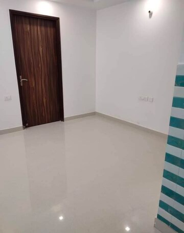 Room in 1 BHK Builder Floor at Saket – for Rent