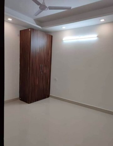 Room in 1 BHK Builder Floor at Saket – for Rent