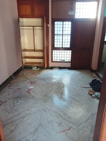 Room in 2 BHK Independent House at RWA Apartments Sector 53, Sector 53 – for Rent