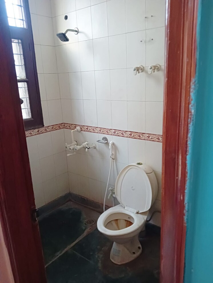 Bathroom, rwa-apartments-sector-53 2 Bedroom 1250 Sq.Ft. Independent House In Sector 53 Noida 8211426