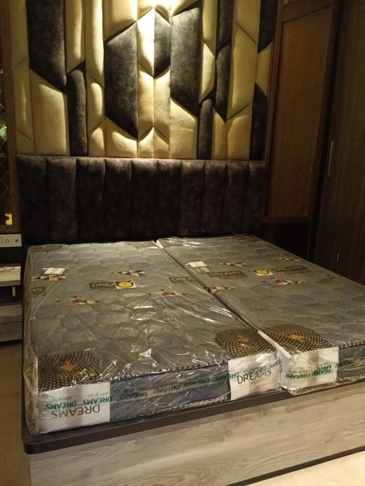 Bedroom, nirman vihar 3 Bedroom 190 Sq.Yd. Apartment In Nirman Vihar Delhi 8211418