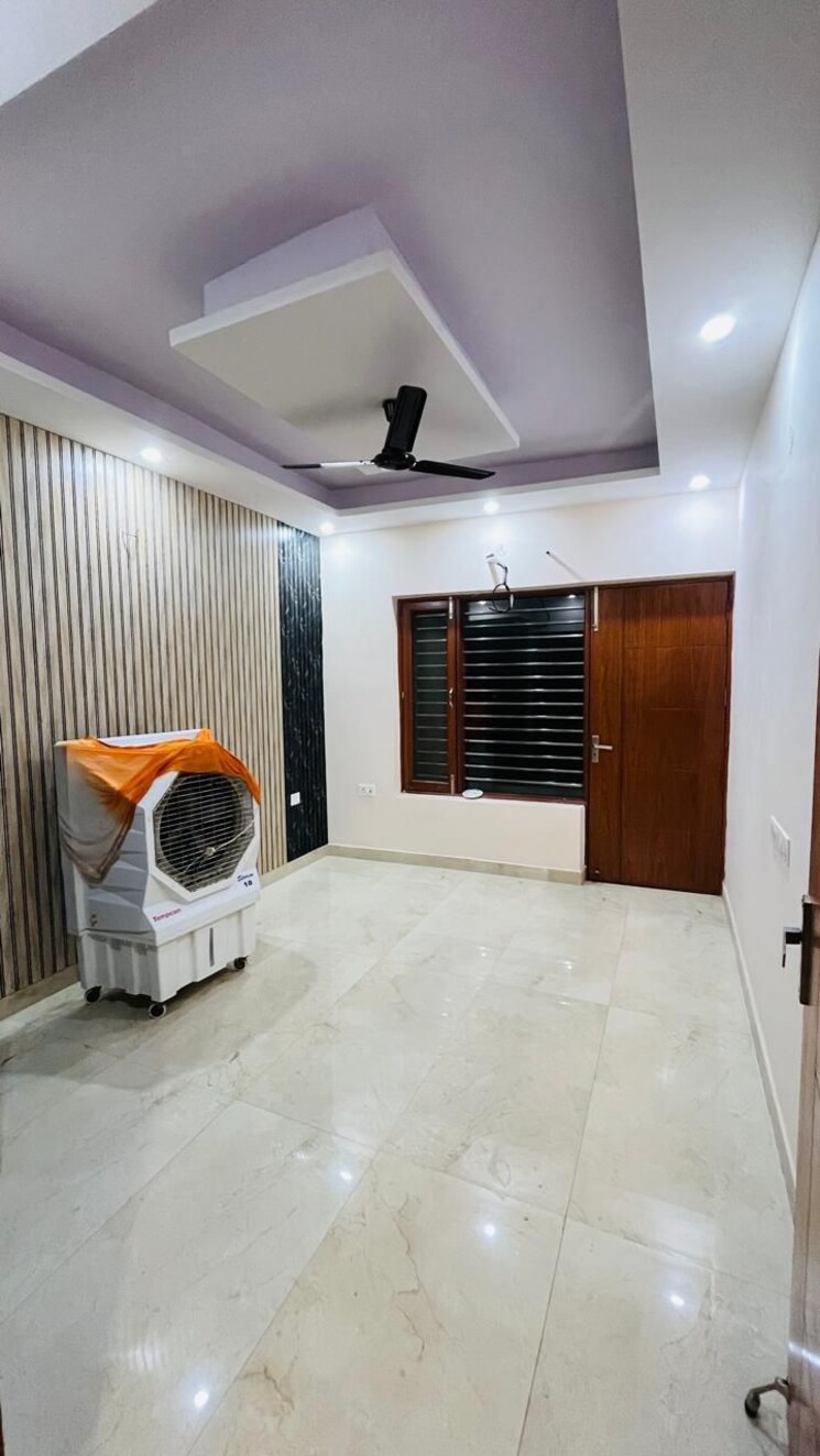  Parking, puri-aman-vilas 3 Bedroom 1650 Sq.Ft. Builder Floor In Sector 89 Faridabad 8211428