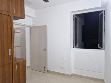 Room in 3 BHK Apartment at Sarvome Shree Homes, Sector 45 – for Rent