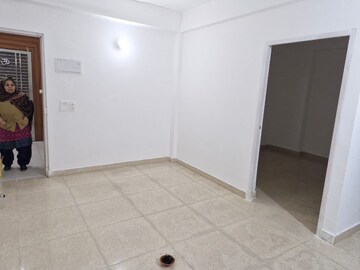 Room in 3 BHK Apartment at Sarvome Shree Homes, Sector 45 – for Rent