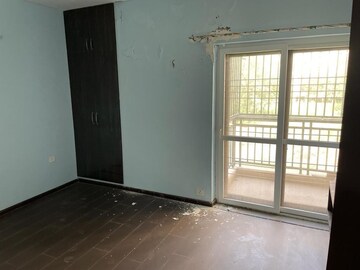 Room in 3 BHK Apartment at Puri Vip Floors, Sector 81 – for Rent
