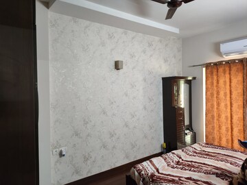 Furnished Amenities in 3 BHK Apartment at Mahagun Moderne, Sector 78 – for Sale
