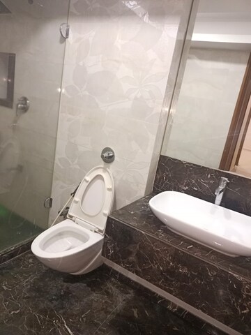 Master Bedroom in 3 BHK Apartment at K Raheja Vistas, Andheri East – for Rent
