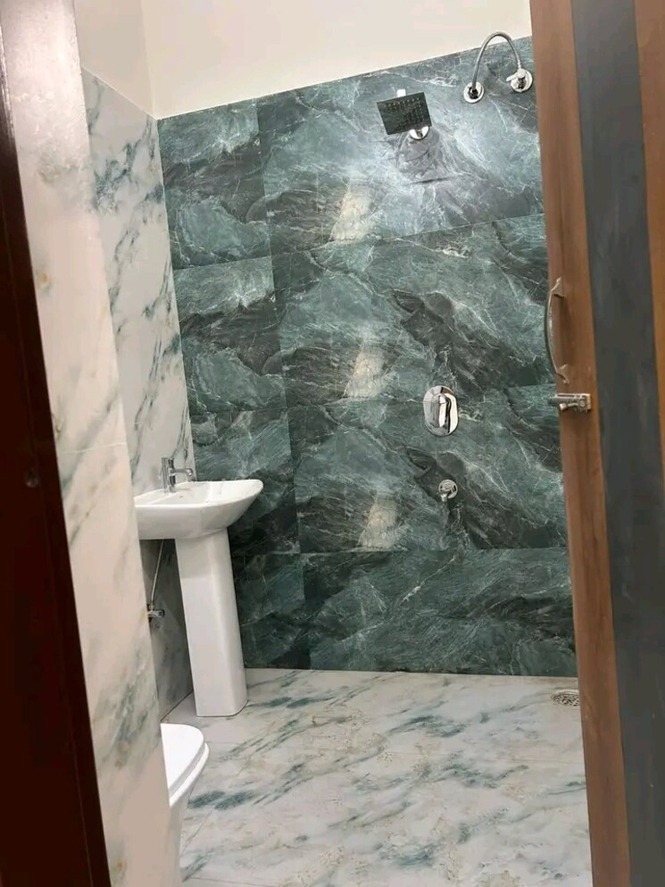 Bathroom, kharar landran road 3 Bedroom 120 Sq.Yd. Independent House In Kharar Landran Road Mohali 8211662